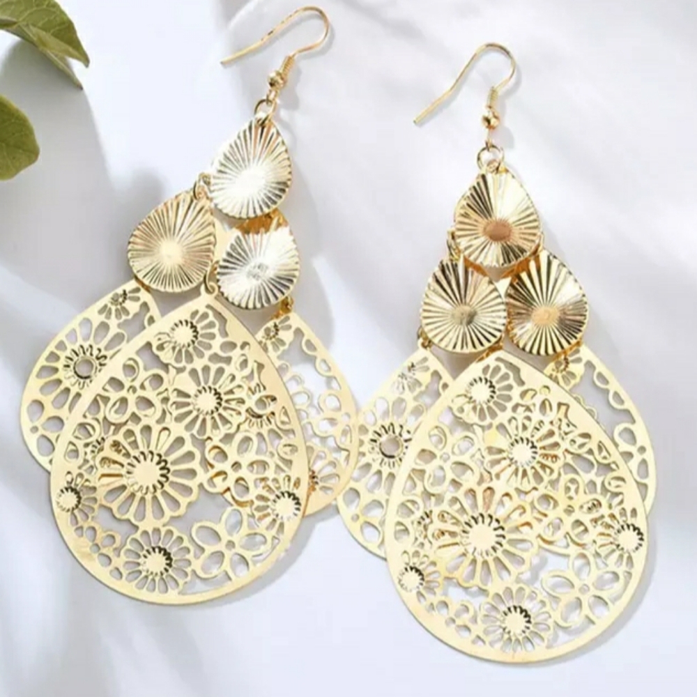 2/$25 Retro Style Exaggerated Gold Long Earrings Multi-Level Metal Fan-Shaped
